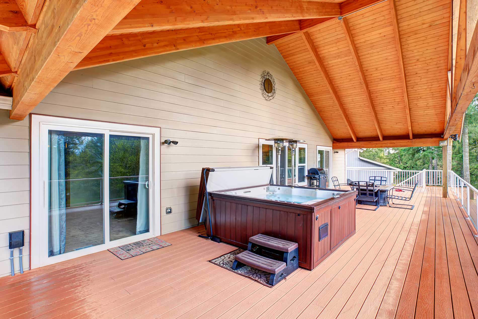 Overhead-Coverage-Hot-tubs-decksidepoolandspa