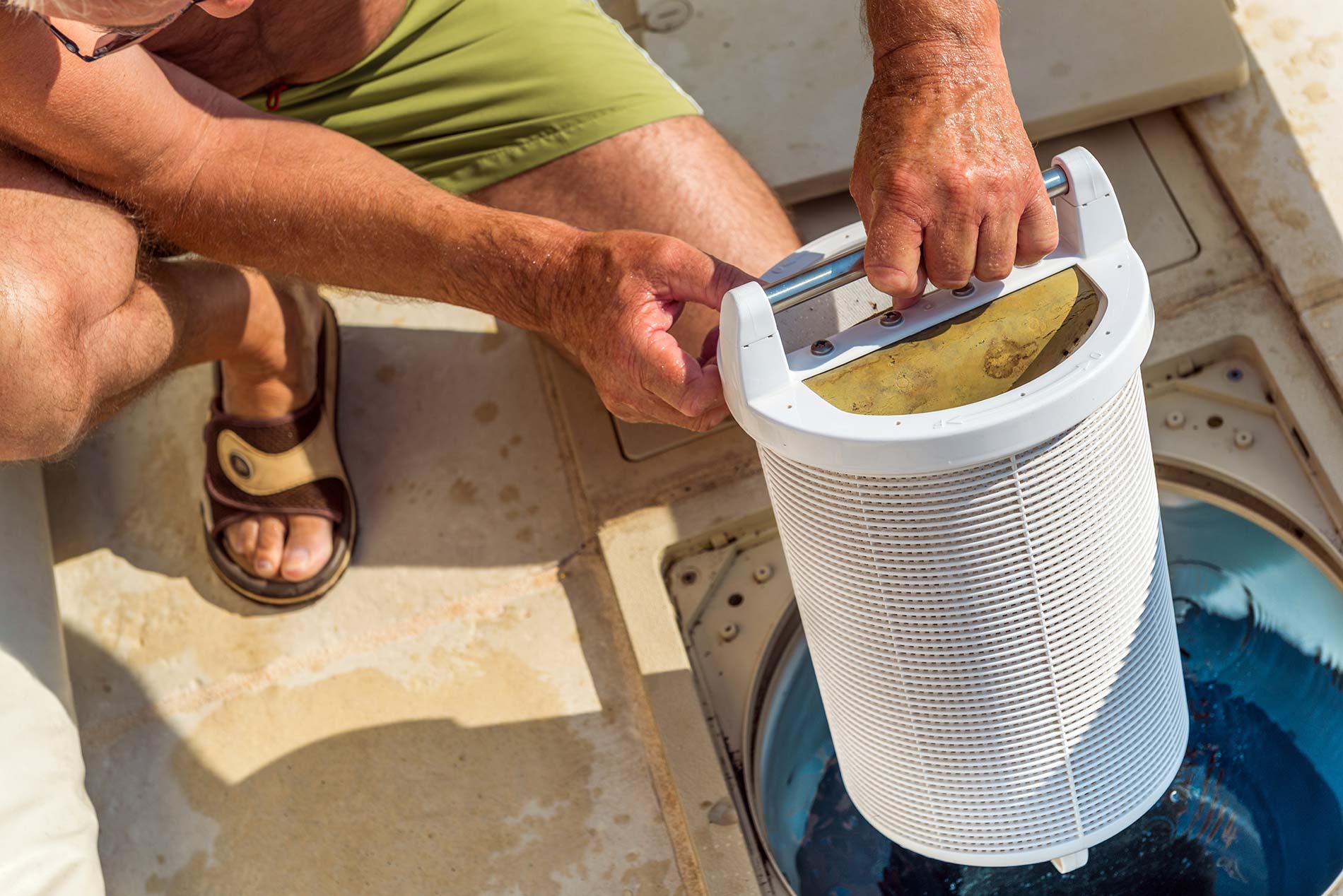 changing-of-pool-filters